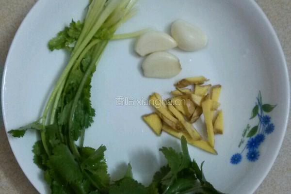 鸡翅炖蘑菇的做法图解4