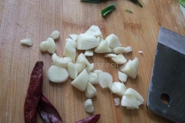 香肠炒花菜的做法图解3