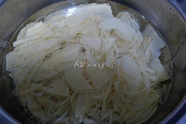腊肉炒鲜笋的做法图解7