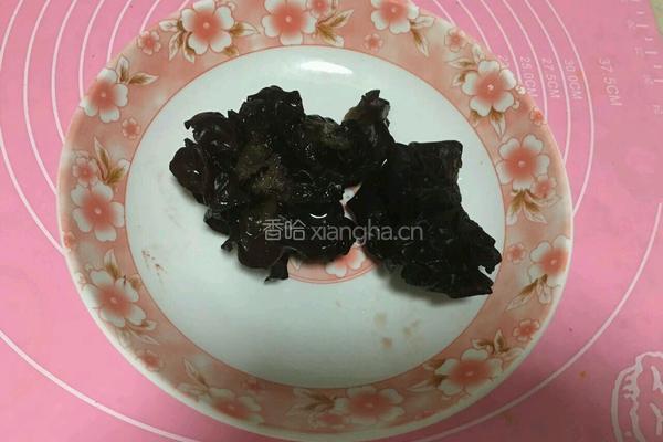 香煎豆腐烧木耳的做法图解3