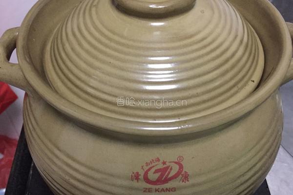 瓦煲秘制卤水的做法图解1
