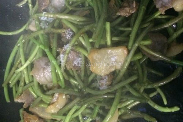 野生藜蒿炒腊肉的做法图解8