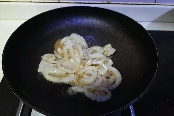 青瓜炒鲜鱿的做法图解7