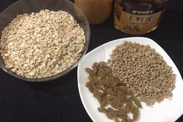 燕麦能量棒的做法图解1