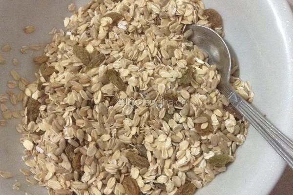 燕麦能量棒的做法图解2