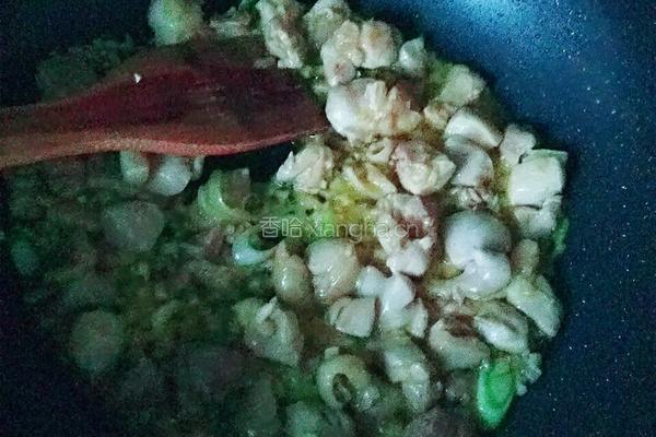 鸡肉炒滑子蘑的做法图解6