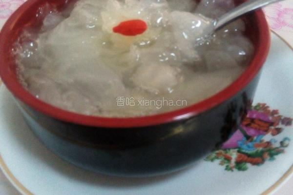 冰糖雪梨银耳羮的做法图解3
