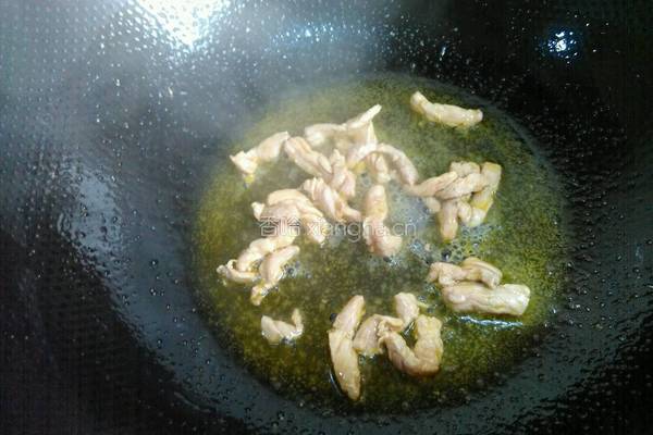 荸荠炒肉丝的做法图解3