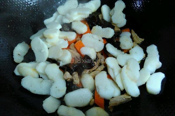 荸荠炒肉丝的做法图解6