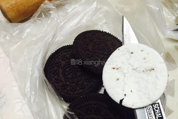 奥利奥香蕉木糠杯的做法图解3