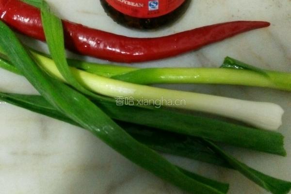 煎煮蓝子鱼的做法图解3