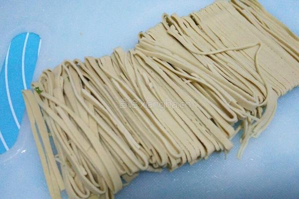 凉拌豆腐丝的做法图解2