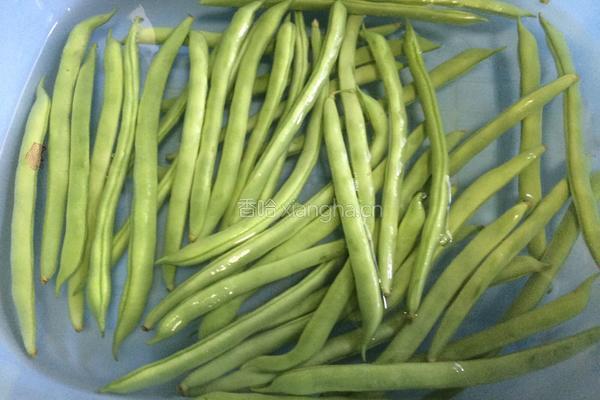 干煸四季豆的做法图解1