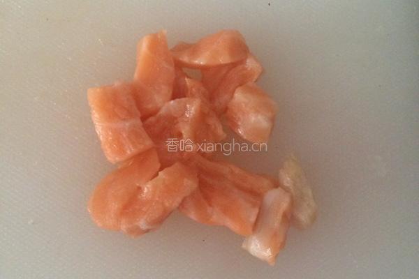 三文鱼菠菜面的做法图解2