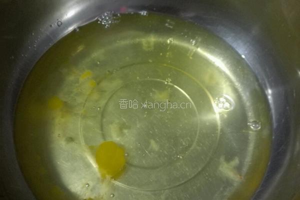戚风小熊蛋糕的做法图解1