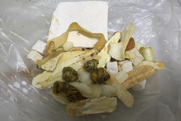山药乌鸡汤的做法图解1