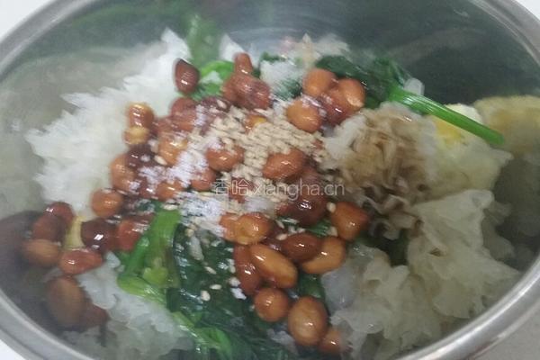 菠菜花生米银耳的做法图解4
