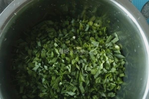 韭菜鸡蛋虾仁饺子的做法图解9
