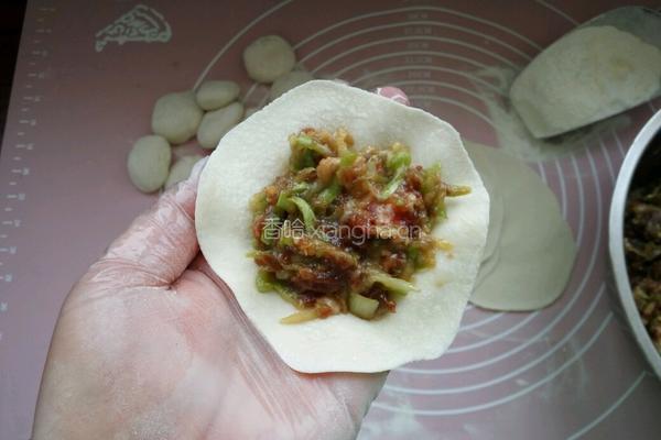 西葫芦锅贴的做法图解10
