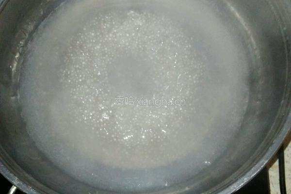 西米水果奶的做法图解1