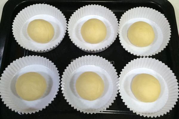 椰蓉蜜豆泡浆面包的做法图解6