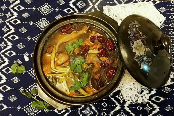 红枣枸杞野蘑菇老母鸡汤的做法图解13
