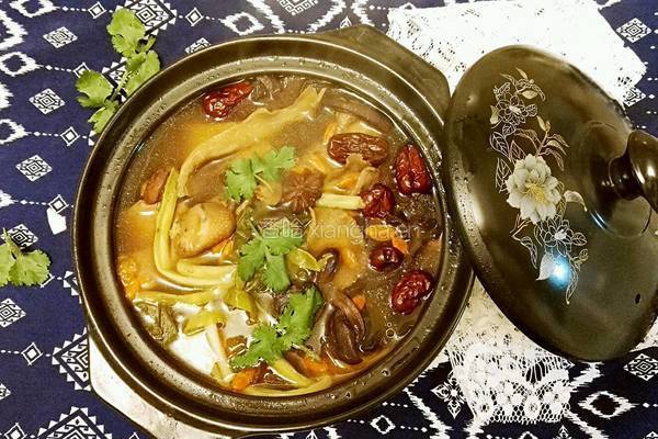 红枣枸杞野蘑菇老母鸡汤的做法图解14