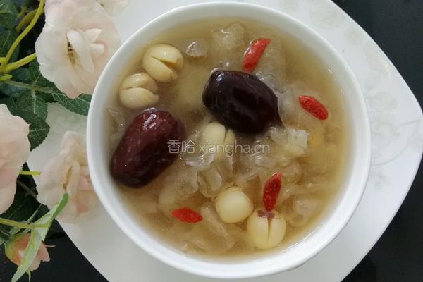 红枣银耳莲子羹的做法图解5