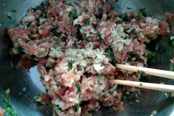 猪肉芹菜馄饨的做法图解4