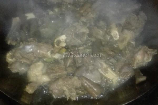 狍子肉烧萝卜的做法图解4