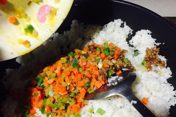 菠萝炒饭的做法图解11