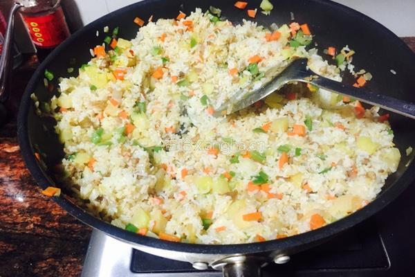 菠萝炒饭的做法图解12