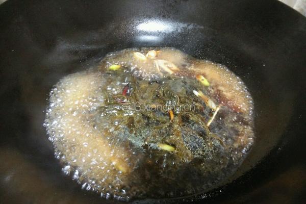 芝麻叶绿豆面条的做法图解6