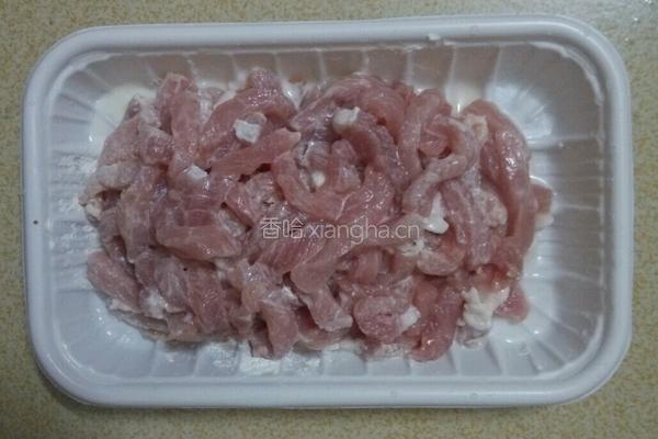 紫茄炒肉丝的做法图解3