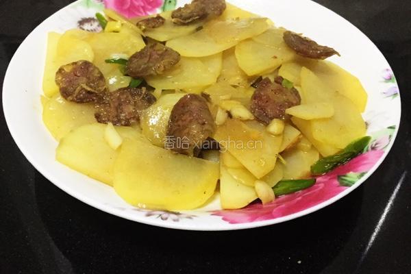 土豆片炒腊肠的做法图解6