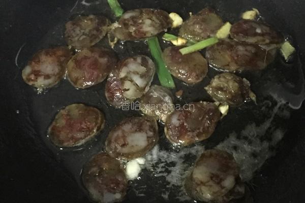 土豆片炒腊肠的做法图解3