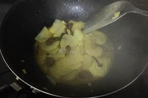 土豆片炒腊肠的做法图解5