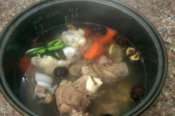 胡萝卜筒骨汤的做法图解6