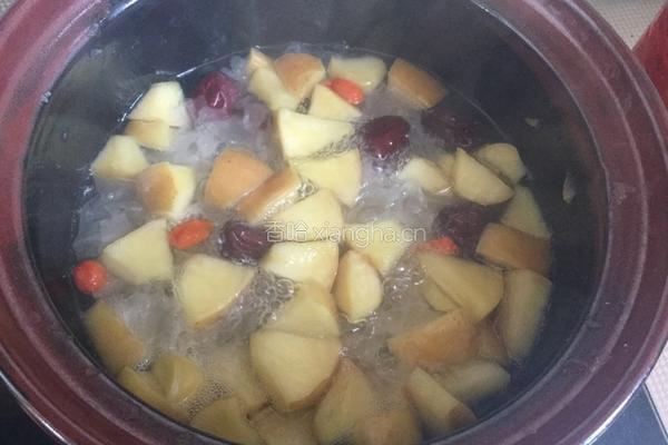 冰糖银耳苹果羹的做法图解7