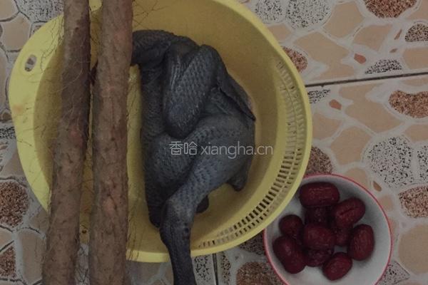 山药炖乌鸡汤的做法图解1
