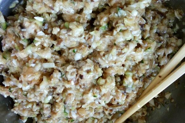 馄饨（白菜香菇馅）的做法图解3