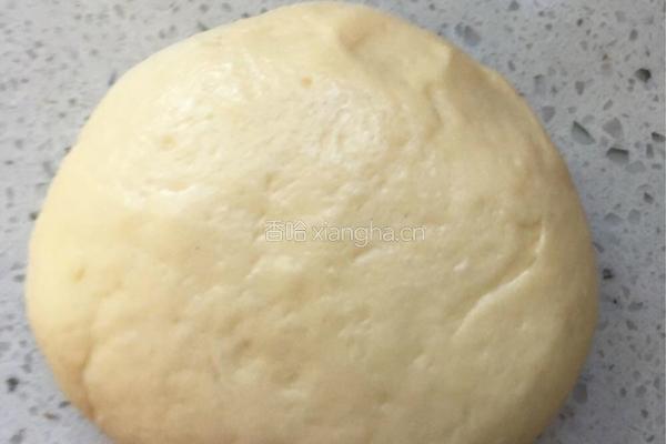 豆沙花式面包的做法图解2