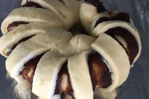 豆沙花式面包的做法图解4