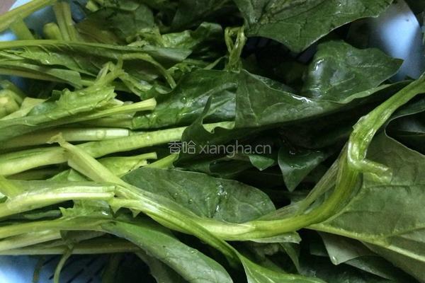 陈醋菠菜花生米的做法图解1