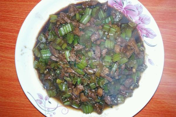 芹菜炒肉