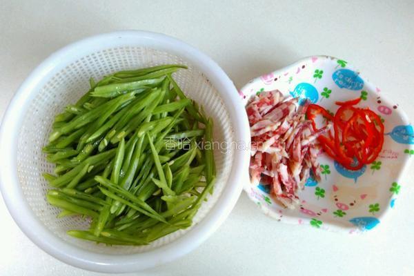 云豆丝炒香肠的做法图解2