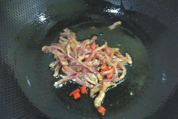 云豆丝炒香肠的做法图解5