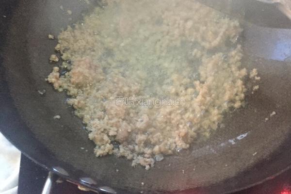 肉沫豌豆米的做法图解2