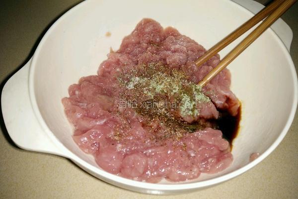 香辣肉丝的做法图解1