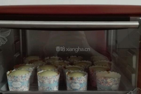 小号杯子蛋糕的做法图解5